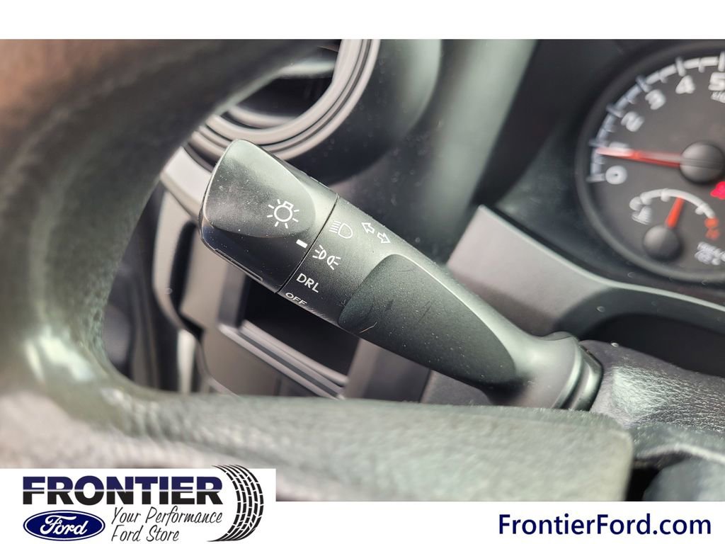 Used 2016 Toyota Tacoma SR image 16