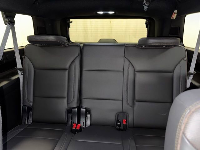 Used 2023 Chevrolet Suburban High Country AWD/4WD image 13