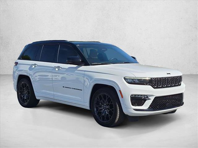 Used 2025 Jeep Grand Cherokee Summit AWD/4WD image 3