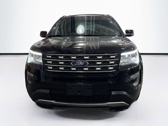 Used 2016 Ford Explorer XLT w/ Equipment Group 202A image 4