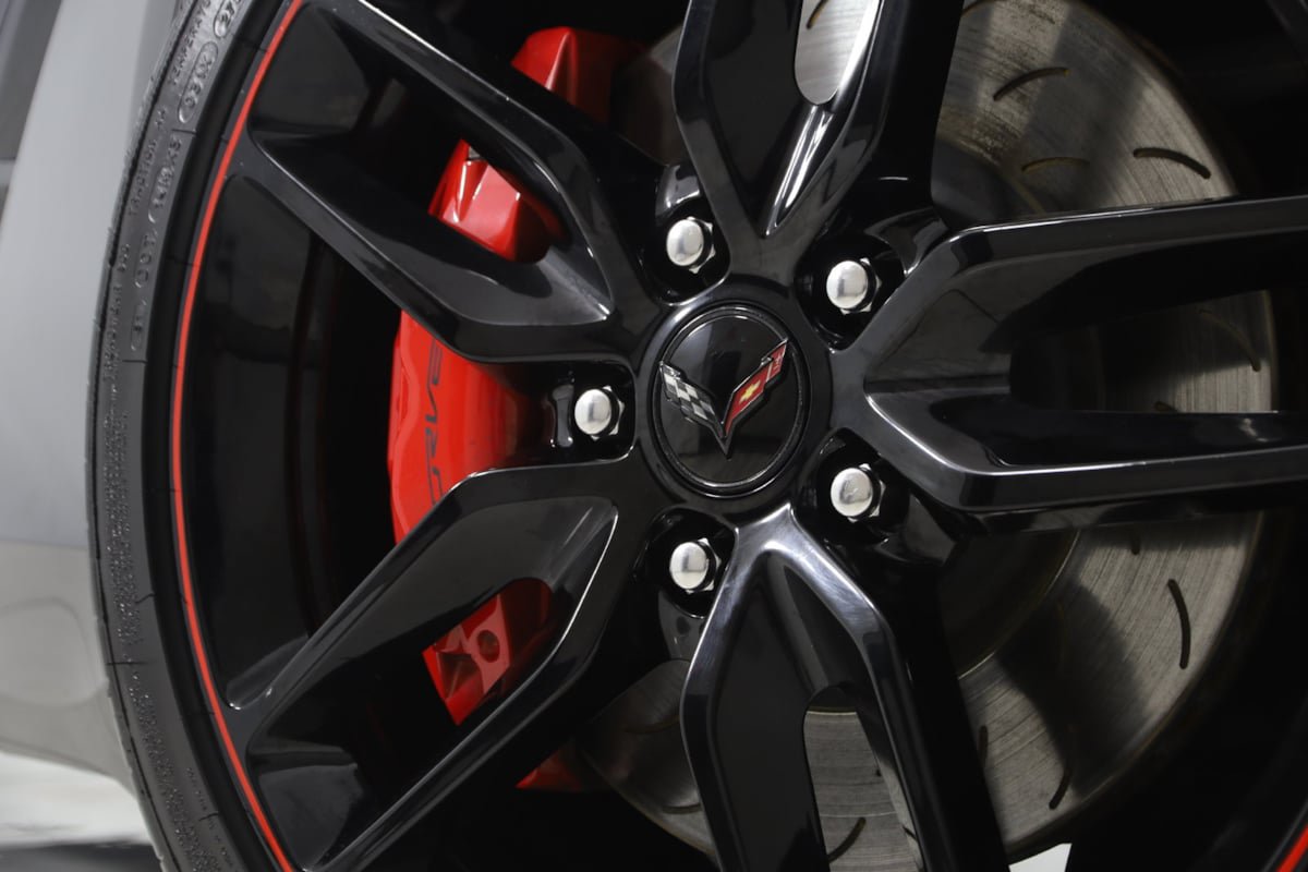 Used 2017 Chevrolet Corvette Stingray Coupe w/ Z51 3LT RWD image 17