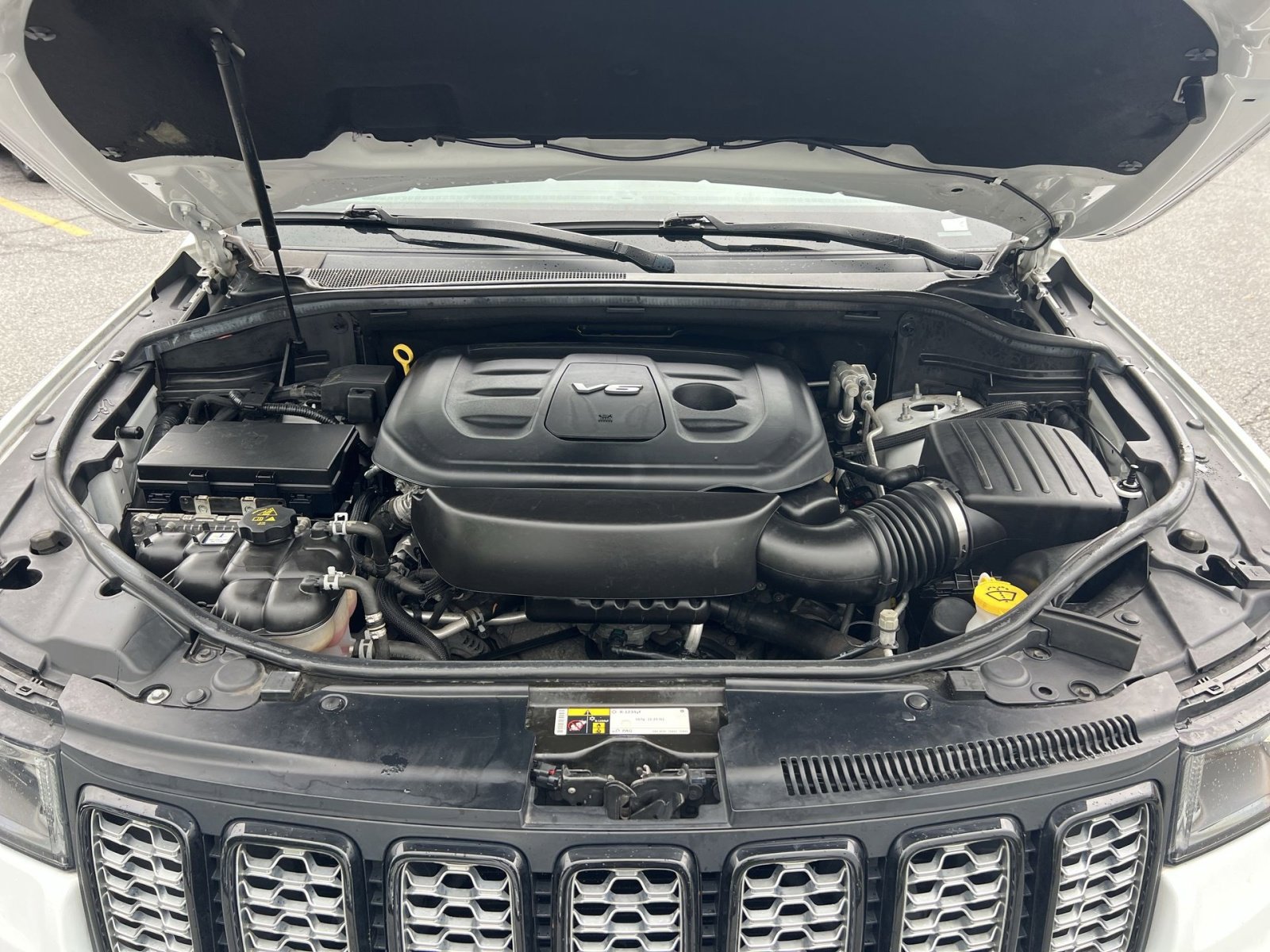 Used 2018 Jeep Grand Cherokee Altitude AWD/4WD image 27