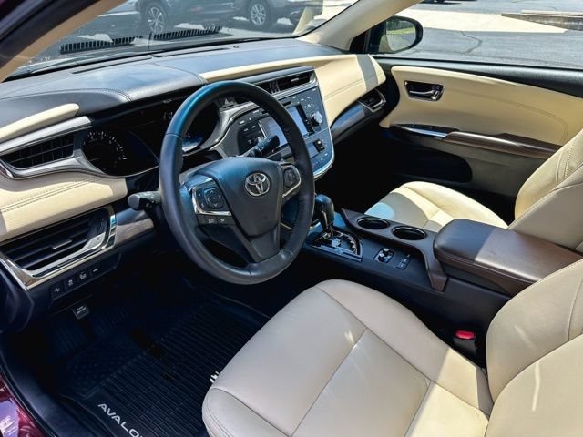 Used 2017 Toyota Avalon XLE Premium w/ All Weather Liner Package FWD image 13