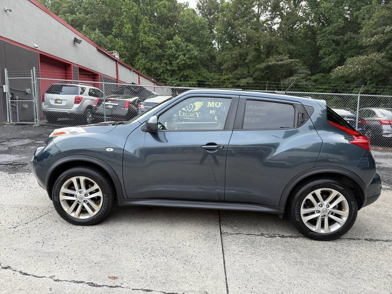 Used 2013 Nissan Juke SV image 4