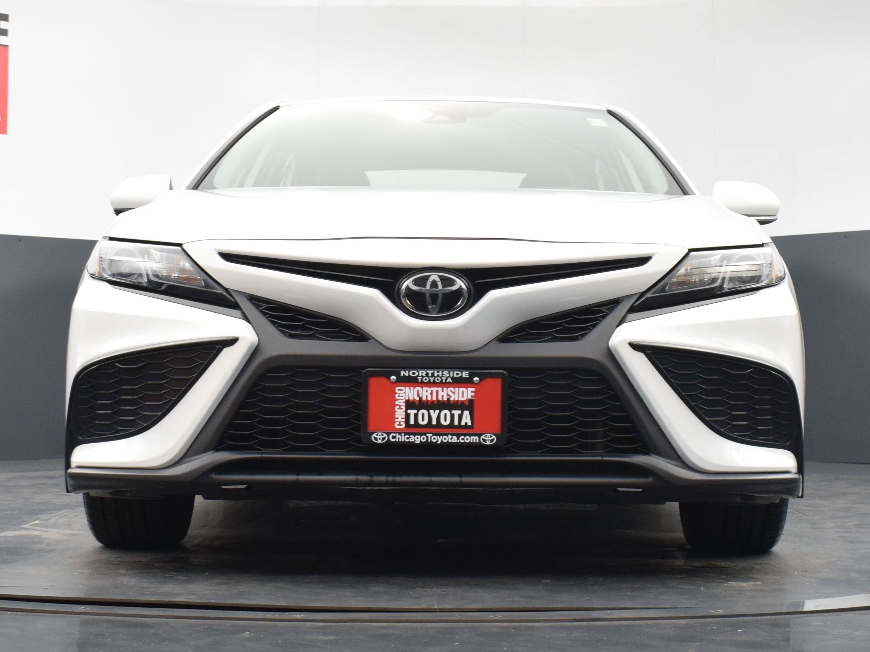 Used 2024 Toyota Camry SE FWD image 29