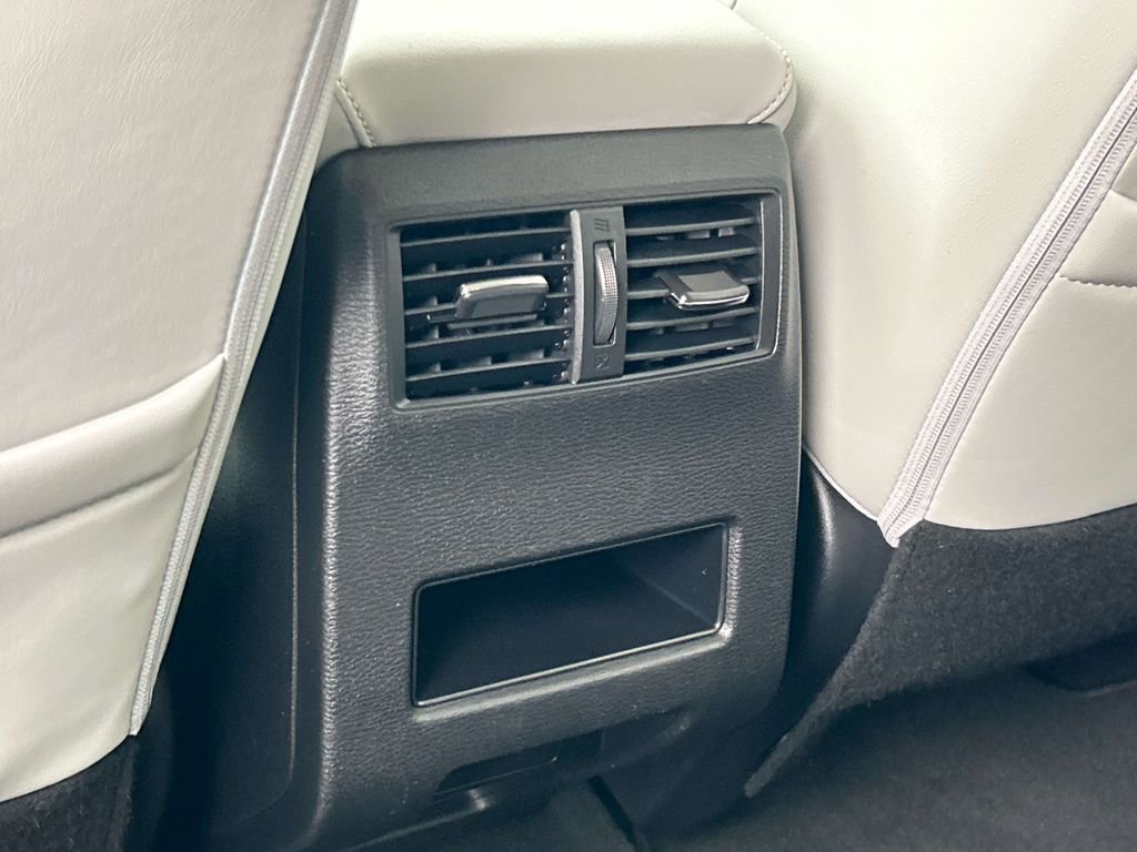 Used 2025 Mitsubishi Outlander SE image 22