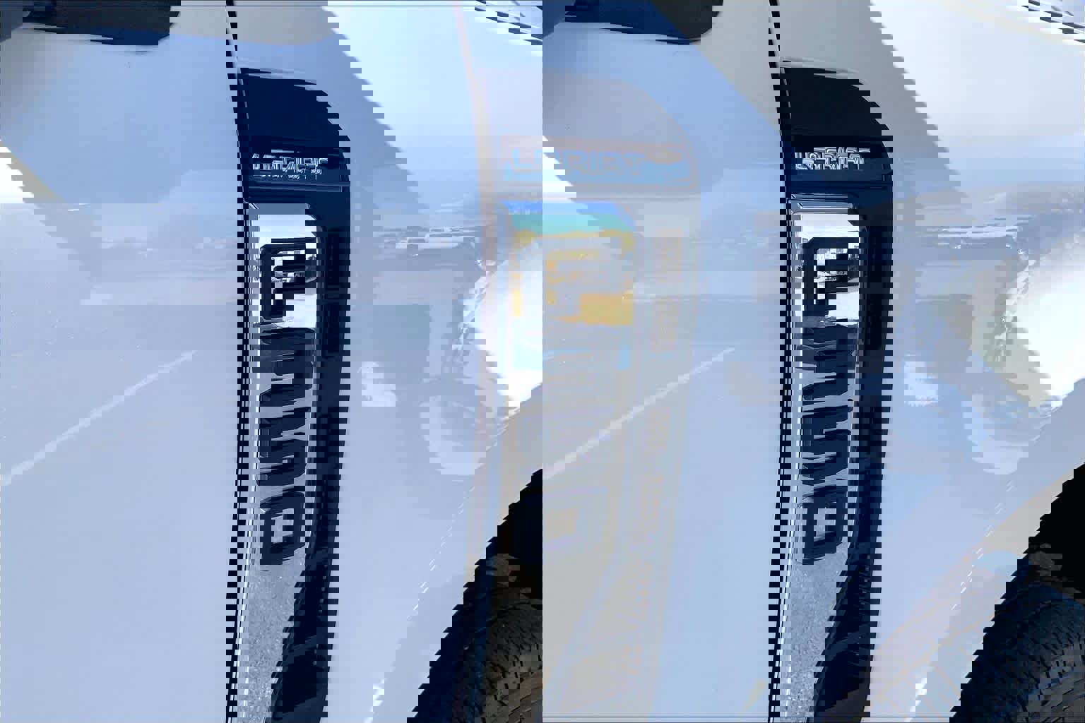 Used 2025 Ford F350 Lariat image 31