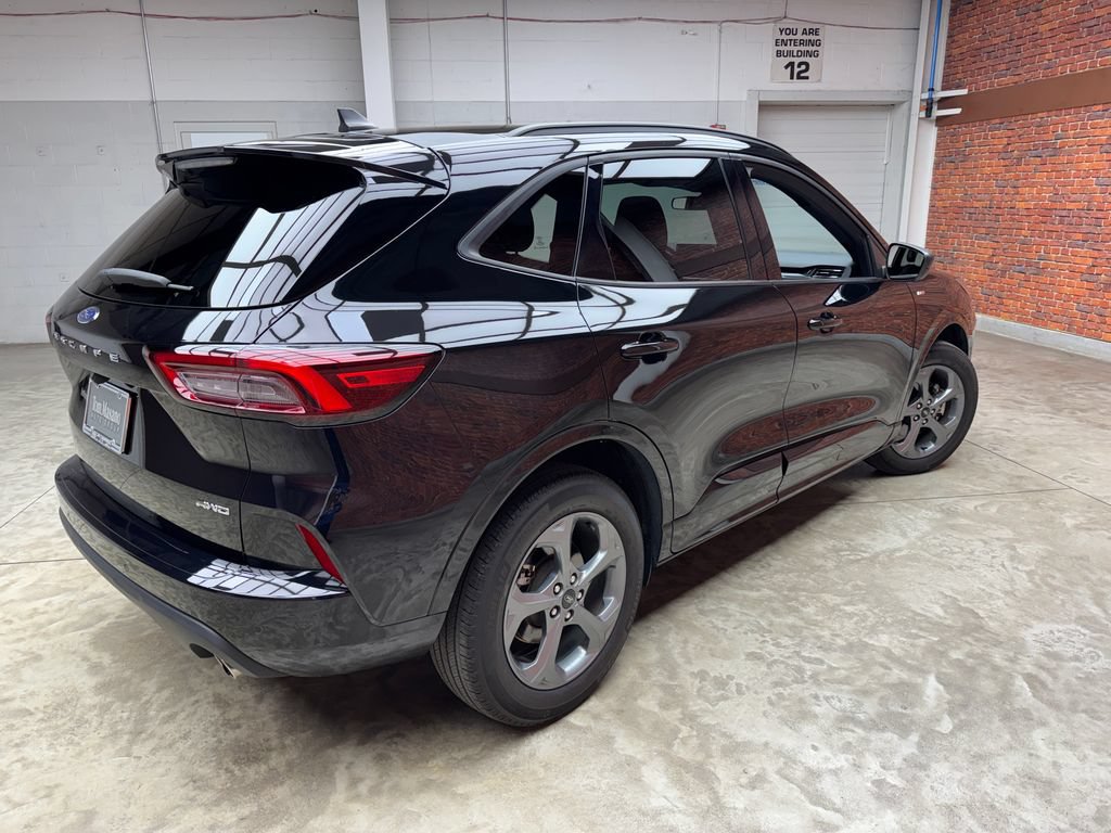 Used 2023 Ford Escape ST-Line w/ Tech Pack #1 AWD/4WD image 5