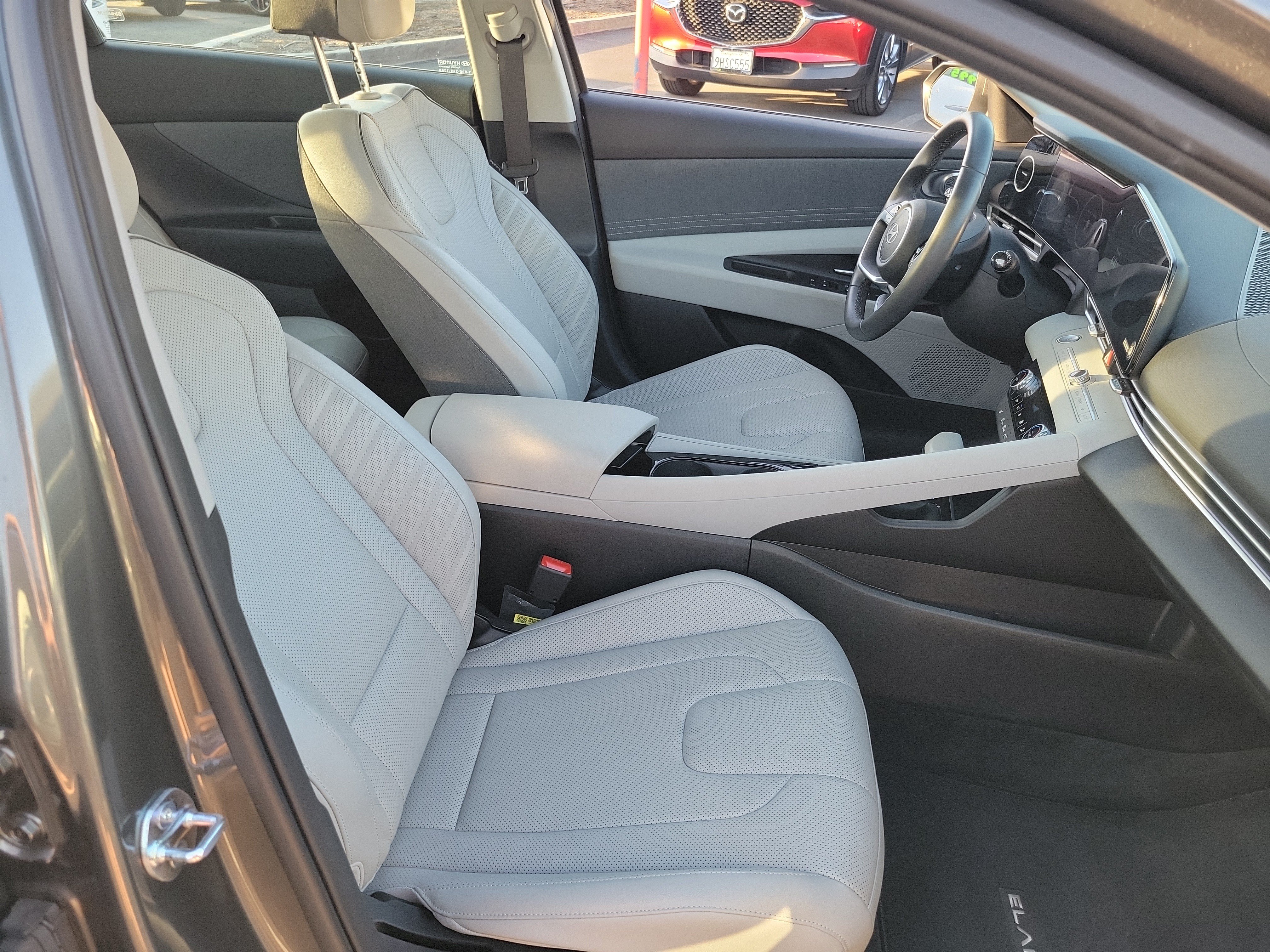 Certified 2025 Hyundai Elantra Limited FWD image 20