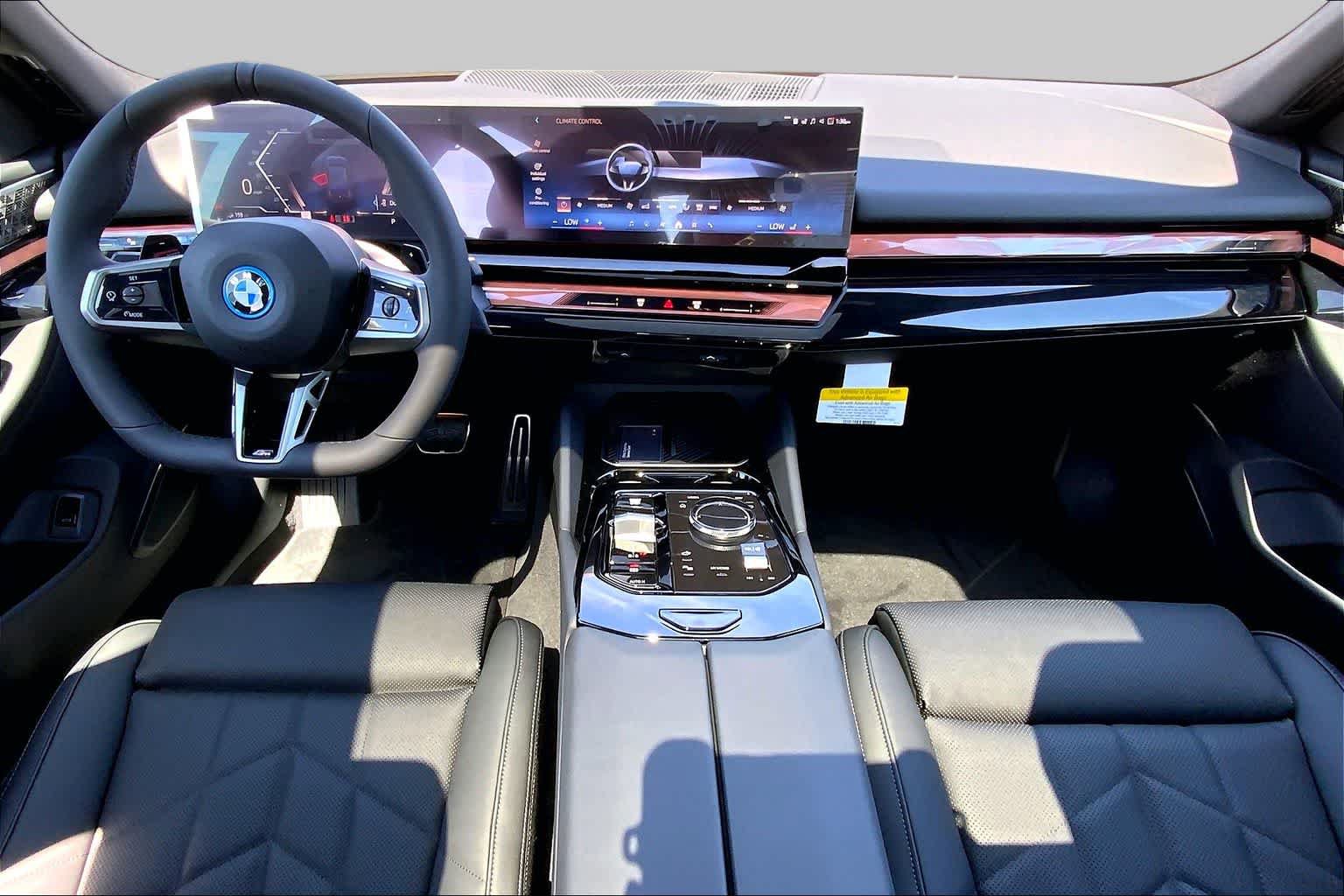 New 2026 BMW 550e xDrive AWD/4WD image 5