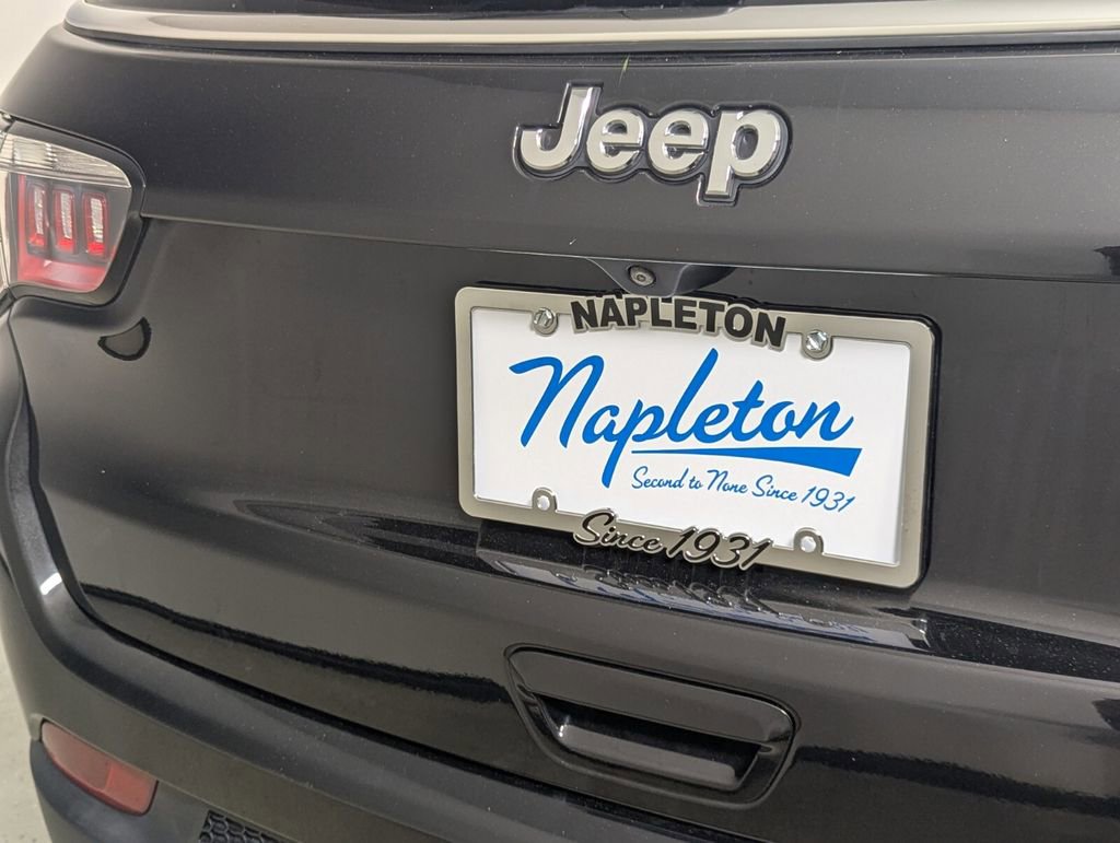 Used 2022 Jeep Compass Latitude FWD image 9