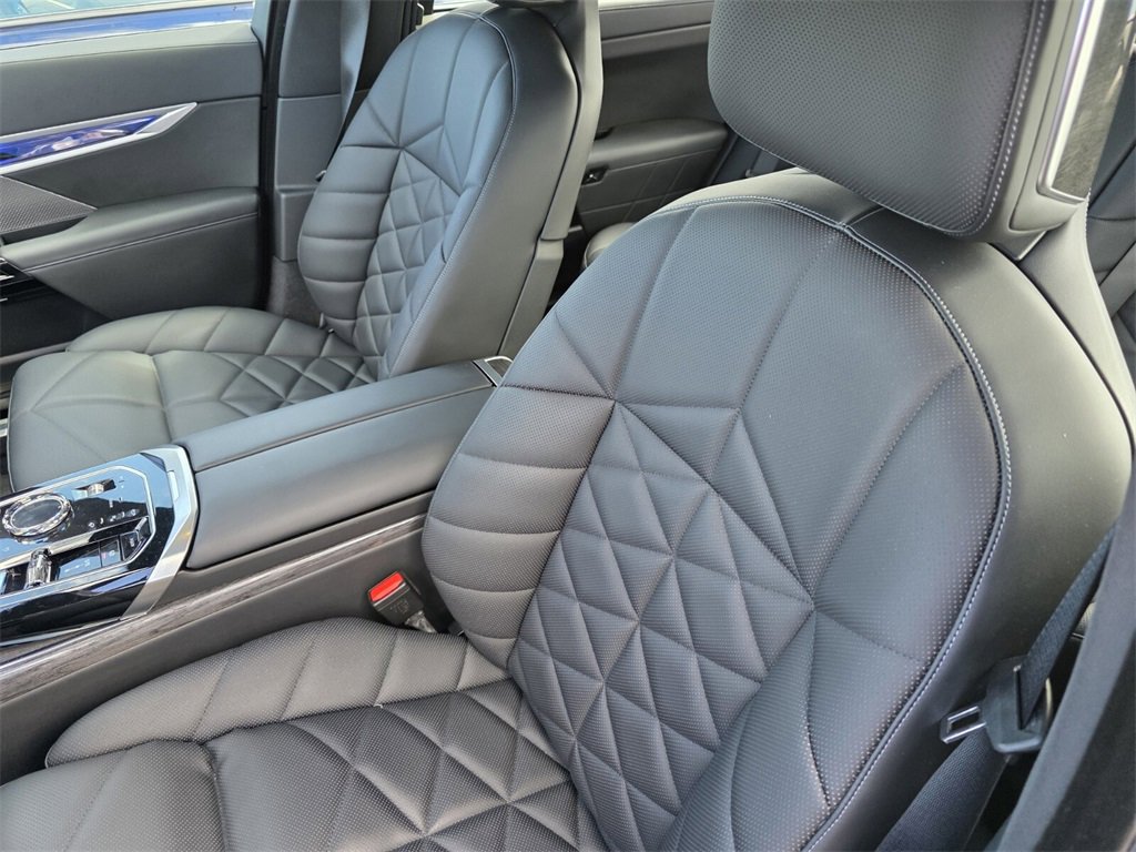 Certified 2023 BMW 740i image 11