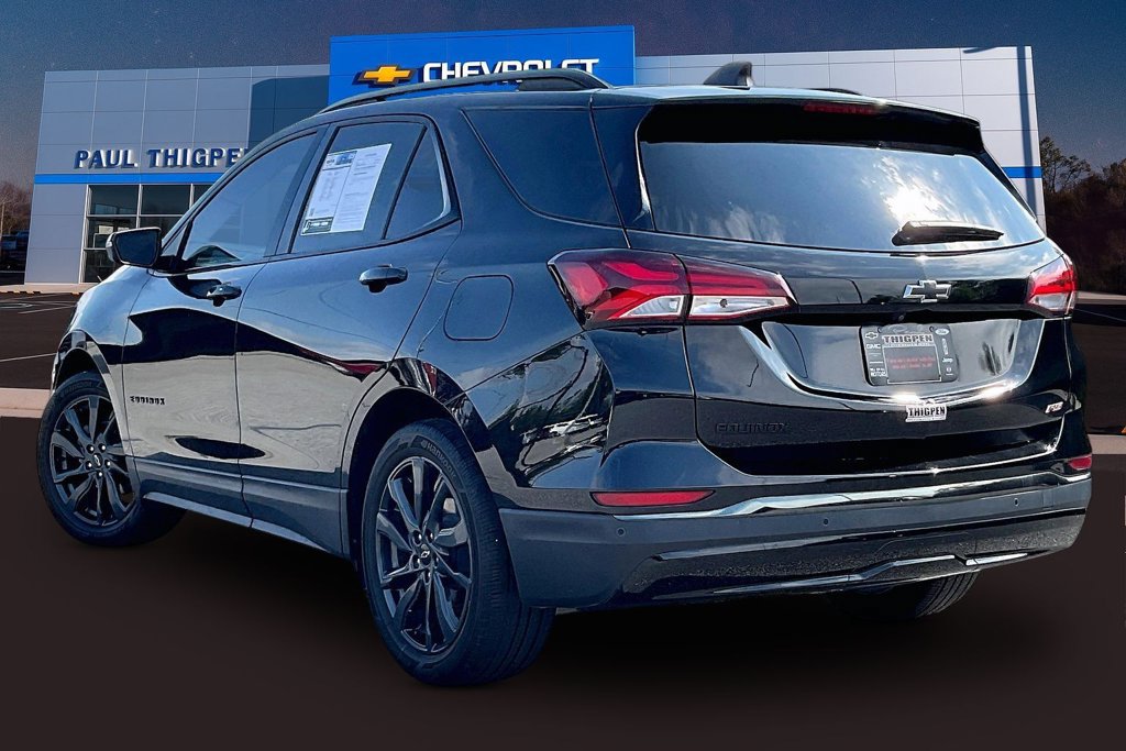 Used 2023 Chevrolet Equinox RS w/ RS Leather Package FWD image 5