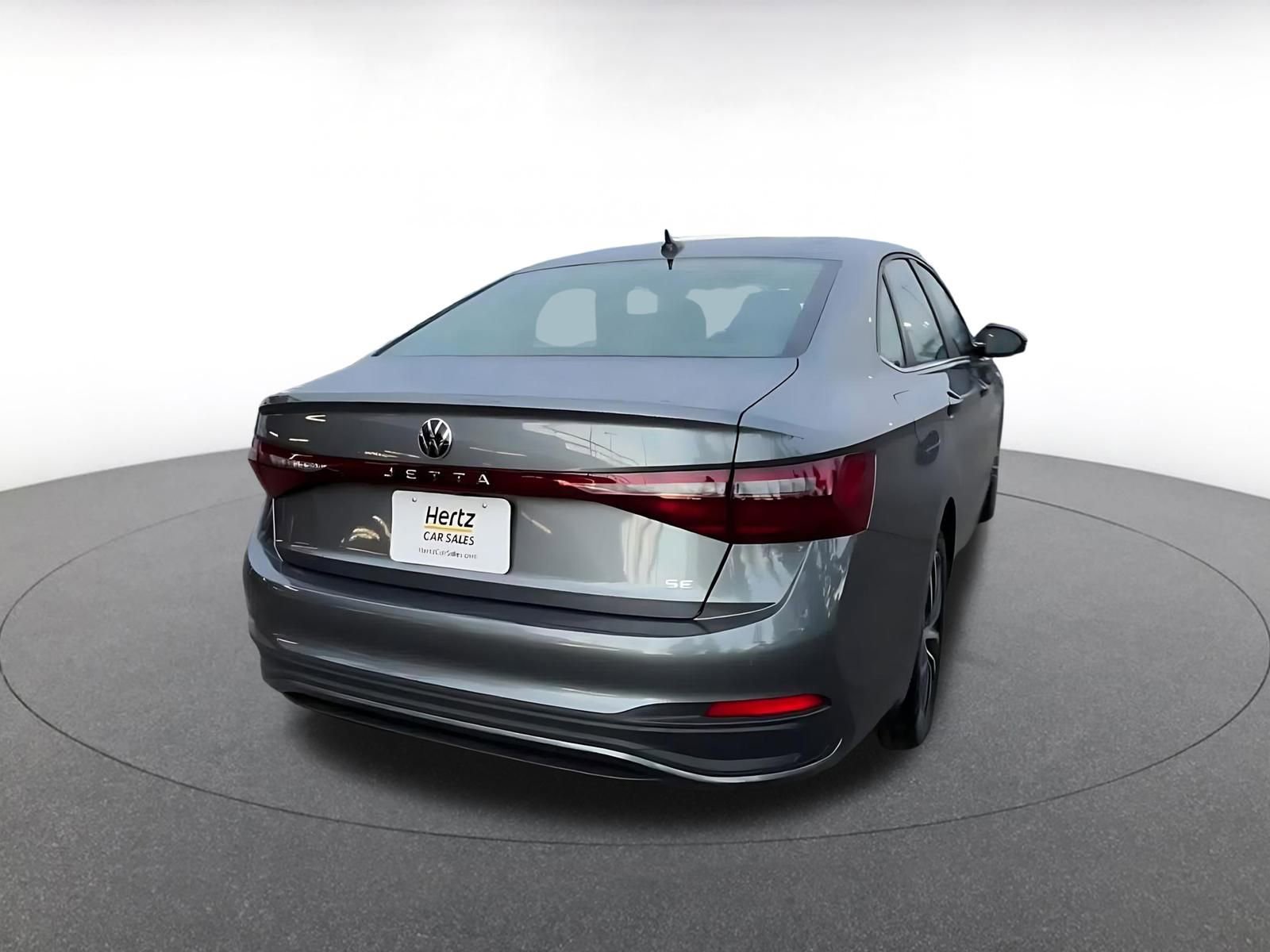 Used 2025 Volkswagen Jetta SE image 15