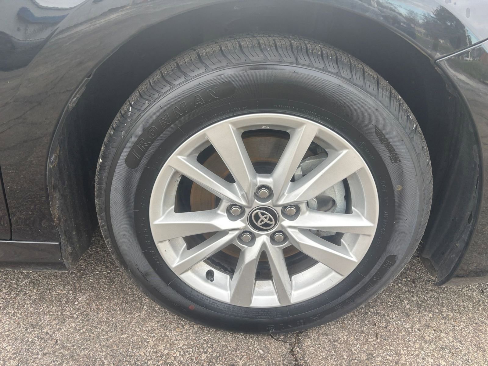 Used 2025 Toyota Camry LE image 28