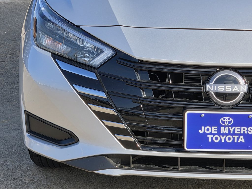 Used 2025 Nissan Versa S w/ Trunk Package FWD image 5