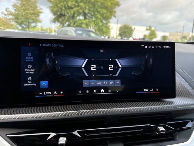 Used 2024 BMW XM AWD/4WD image 28