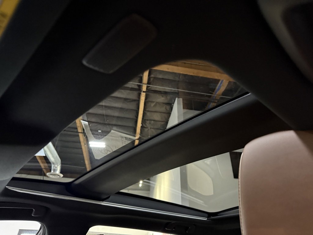 New 2025 Toyota Crown Signia Limited image 15