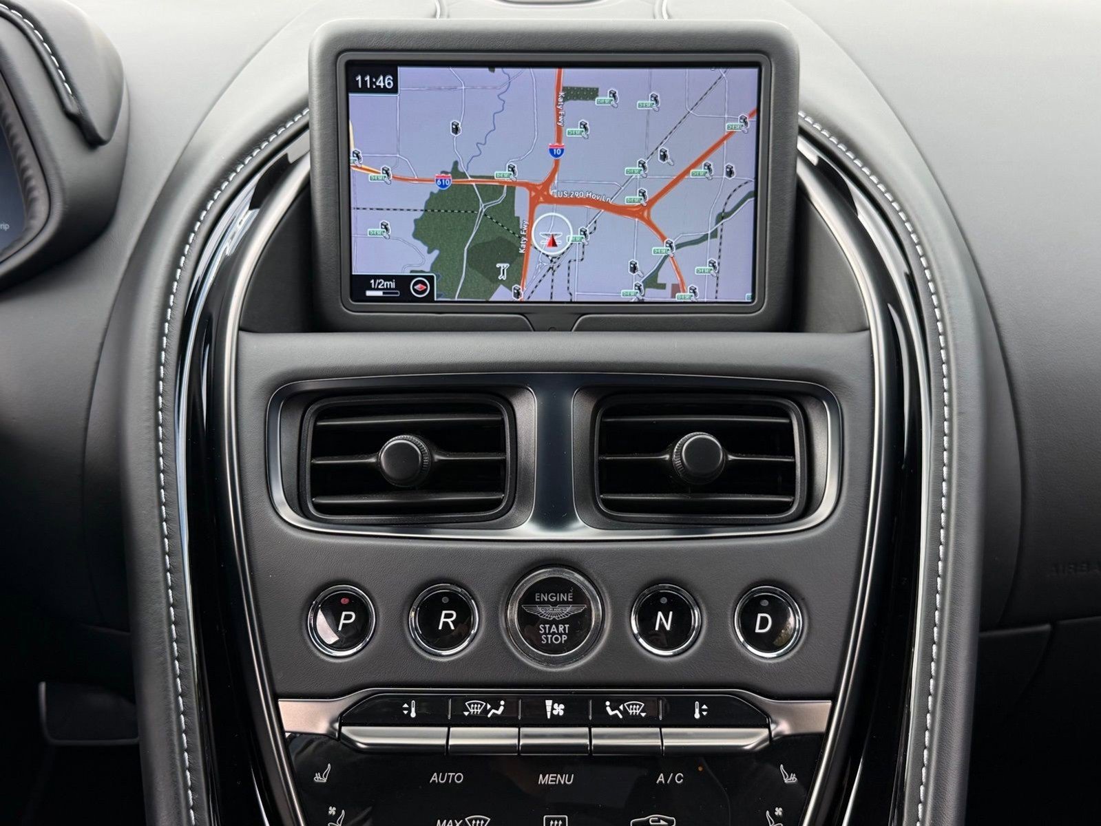 Used 2021 Aston Martin DB11 Coupe image 14