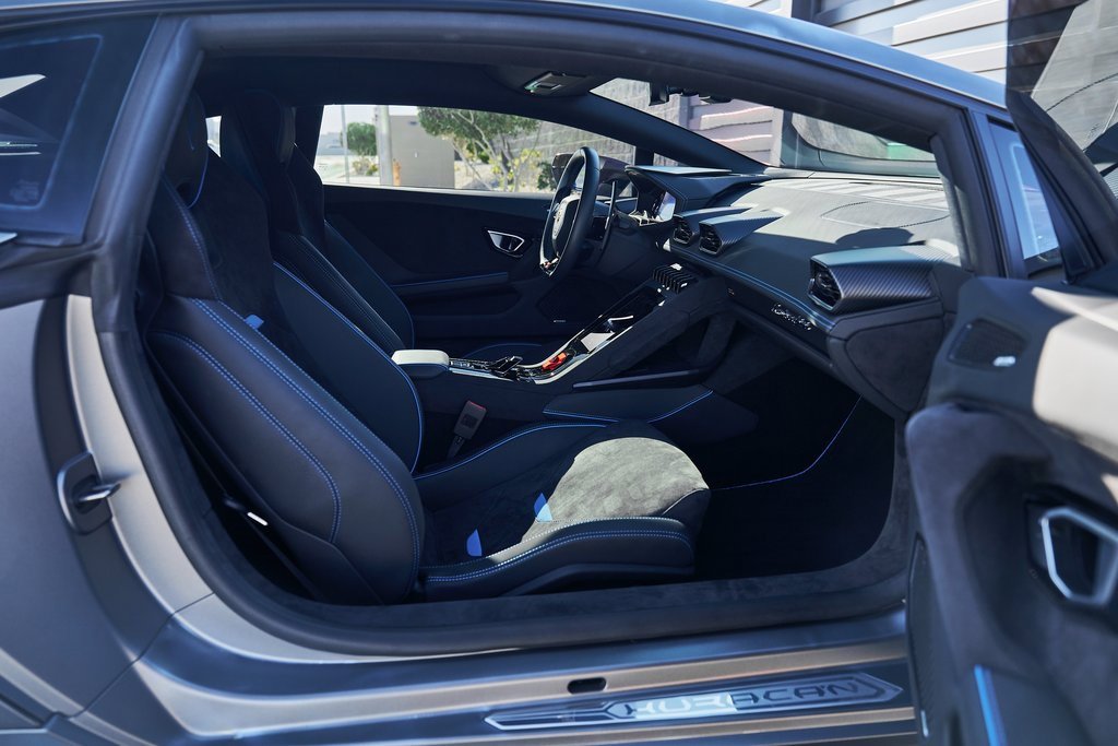 Used 2023 Lamborghini Huracan Tecnica image 24