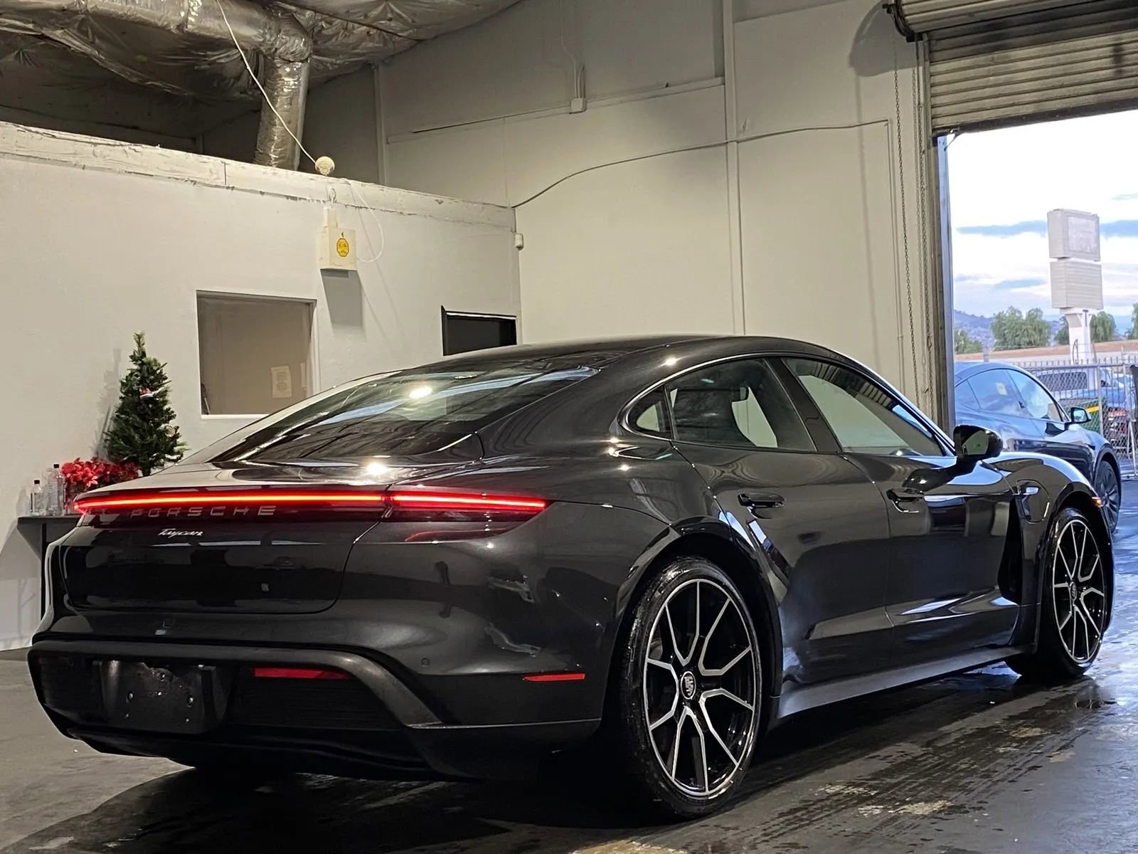 Used 2023 Porsche Taycan w/ Premium Package image 4