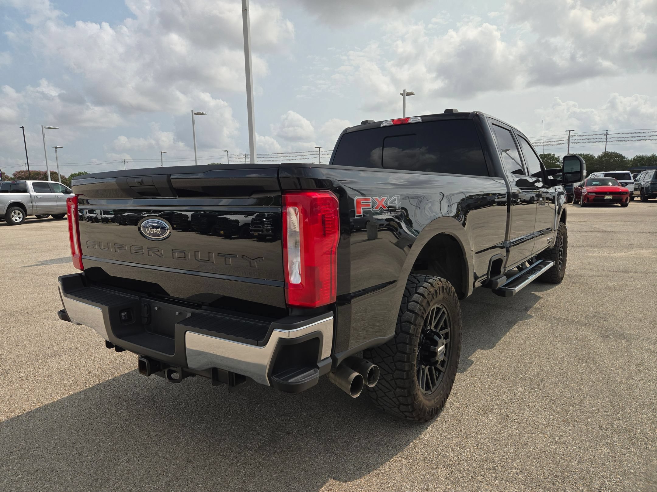 Used 2024 Ford F350 XLT AWD/4WD image 3