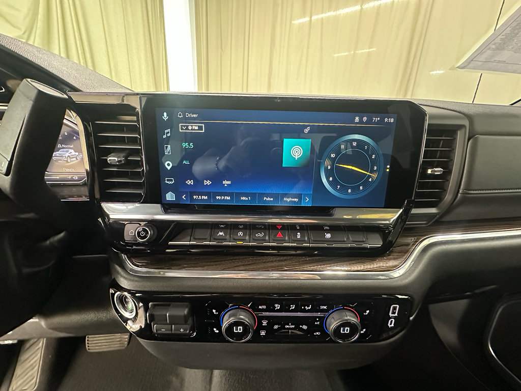 Used 2025 Chevrolet Silverado 1500 LT AWD/4WD image 25