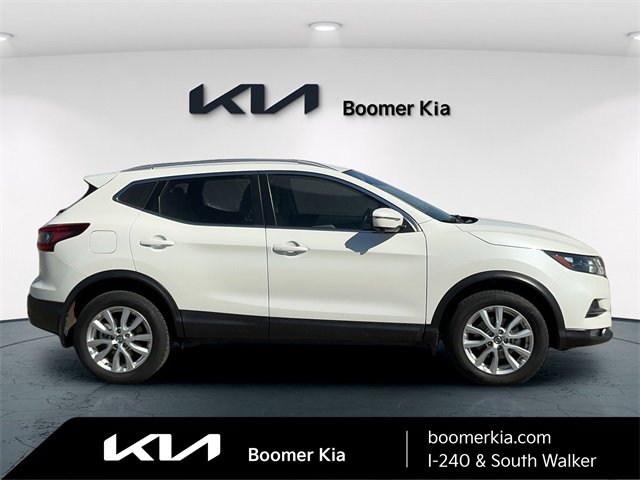 Used 2021 Nissan Rogue Sport SV w/ Technology Package image 4