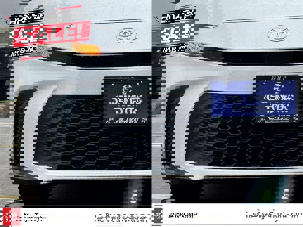 Used 2025 Toyota Camry SE image 6