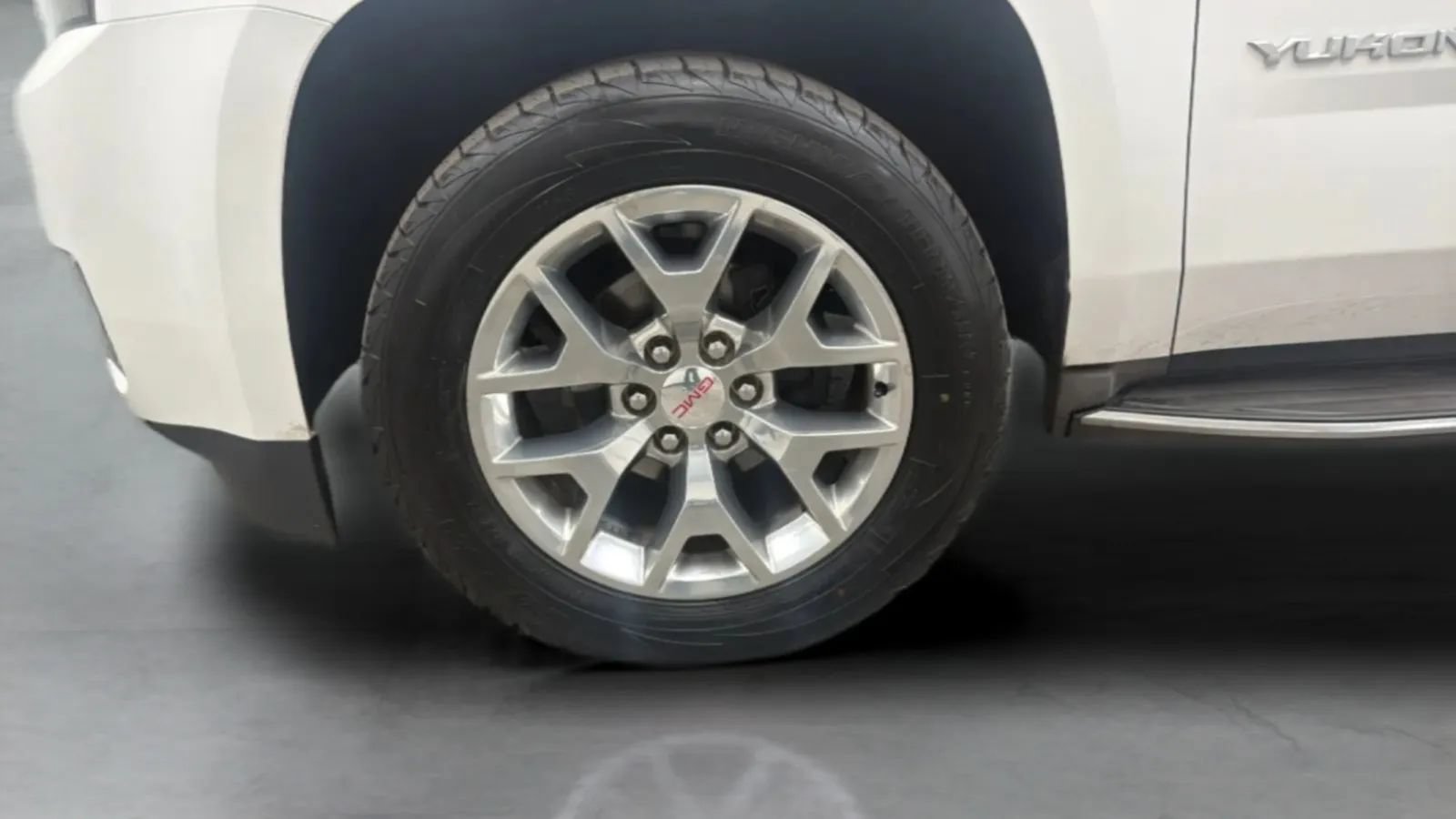 Used 2015 GMC Yukon SLE w/ Convenience Package RWD image 28