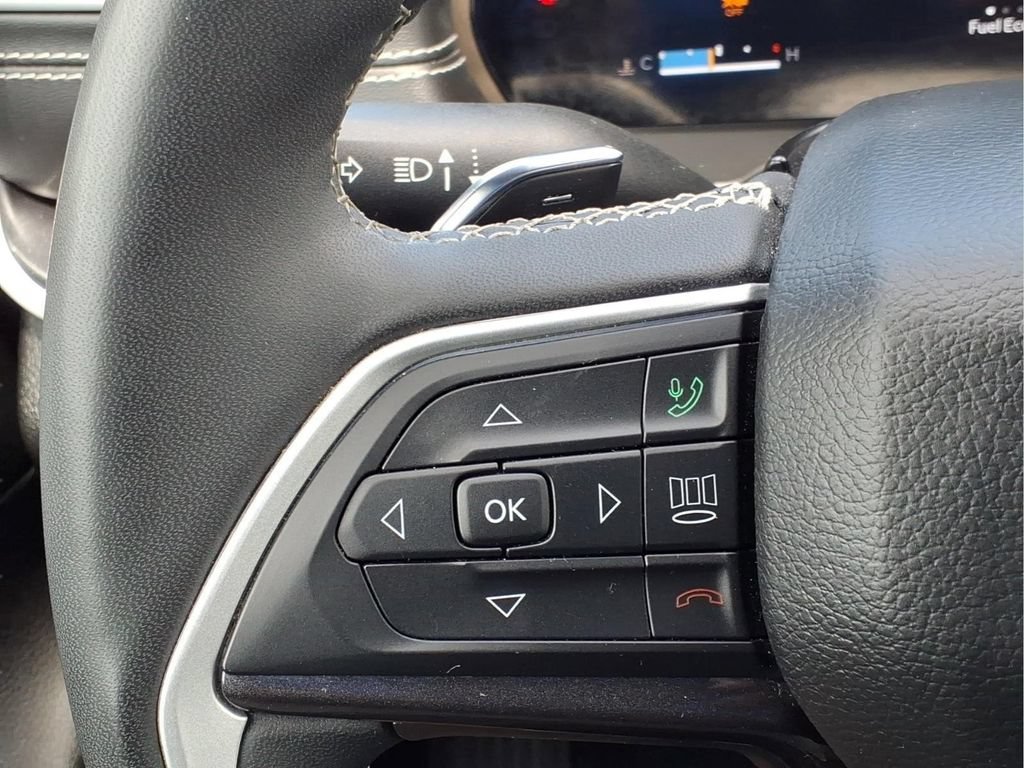 Used 2023 Jeep Grand Cherokee Altitude AWD/4WD image 24