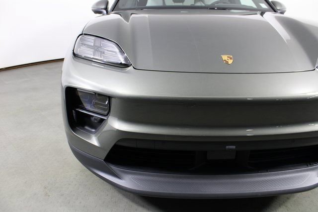 New 2025 Porsche Macan 4S Electric image 10