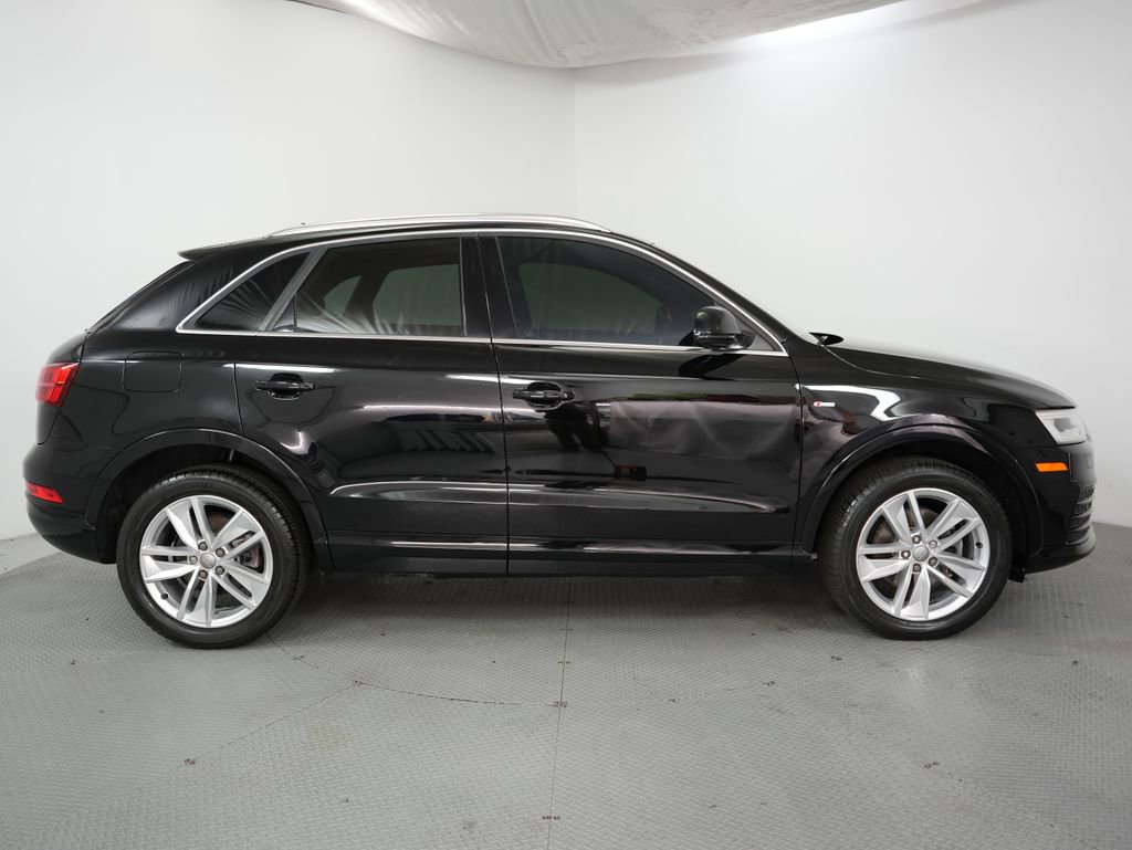 Used 2018 Audi Q3 2.0T Premium Plus w/ Premium Plus Package AWD/4WD image 5