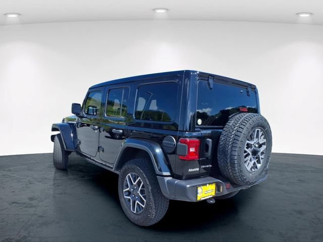 Used 2025 Jeep Wrangler Unlimited Sahara AWD/4WD image 12