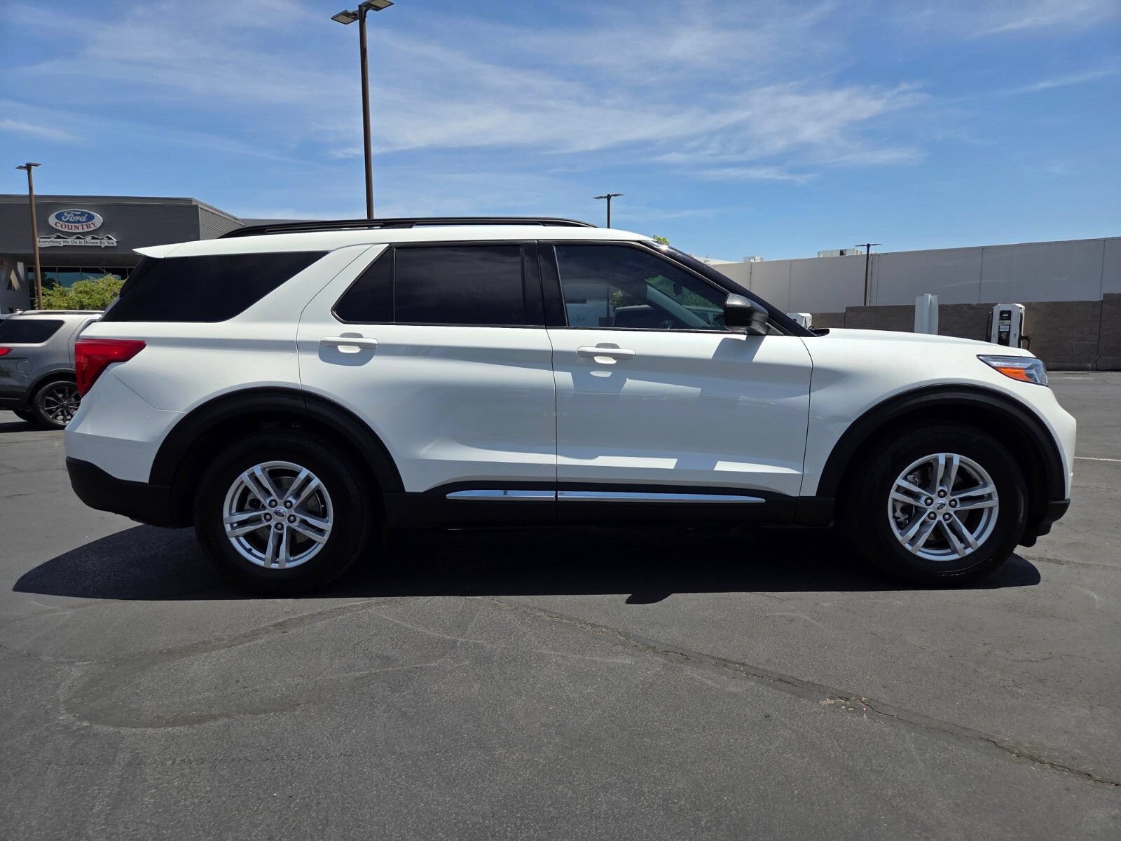 Certified 2023 Ford Explorer XLT w/ Equipment Group 202A RWD image 7
