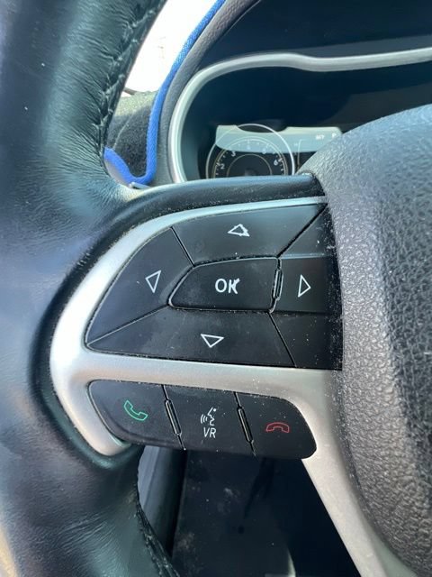 Used 2015 Jeep Cherokee Latitude FWD image 11