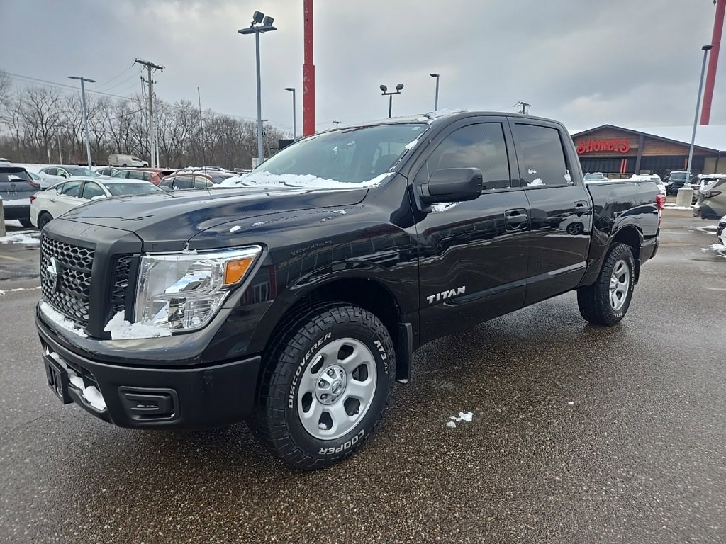 Used 2019 Nissan Titan S image 3
