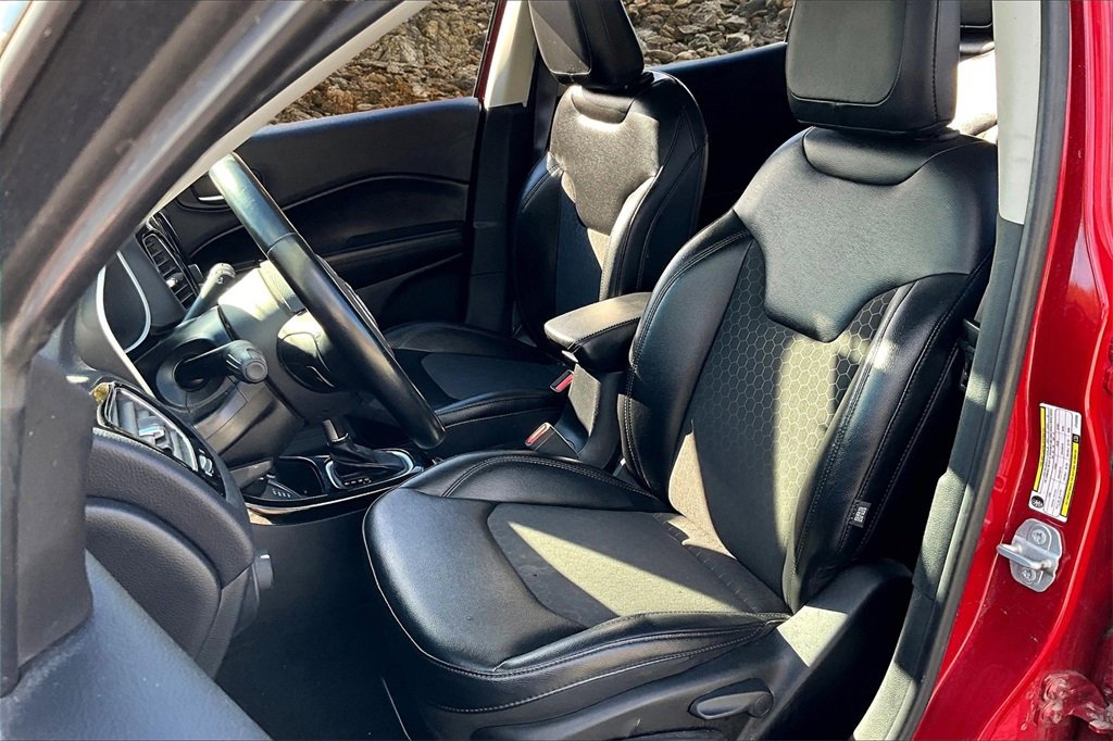 Used 2018 Jeep Compass Latitude image 22