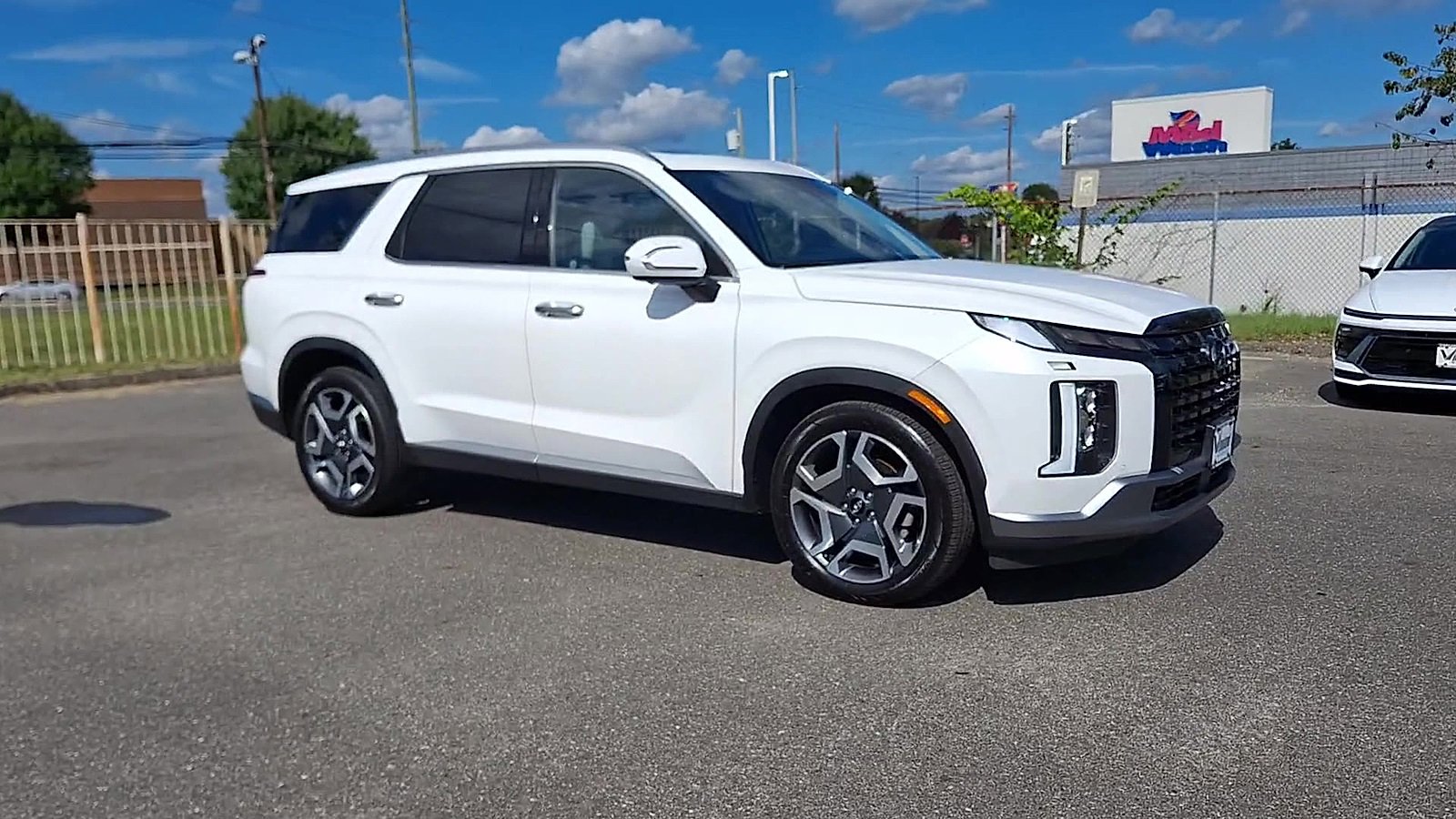 Used 2023 Hyundai Palisade SEL image 2