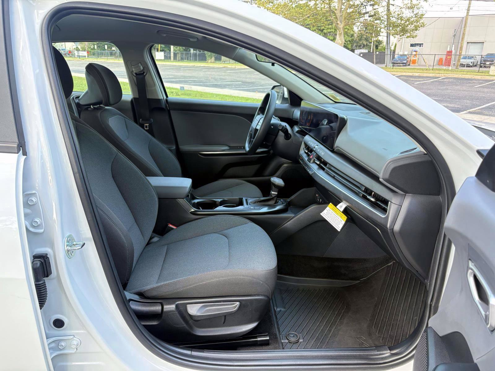 Certified 2025 Kia K4 FWD image 23