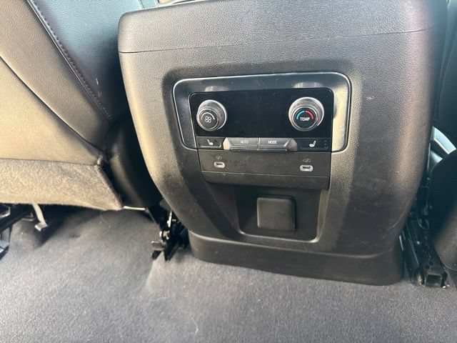 Used 2023 Chevrolet Suburban Premier RWD image 28