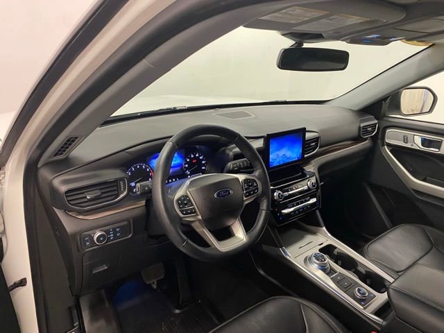 Used 2022 Ford Explorer Limited w/ Hybrid Equipment Group 310A AWD/4WD image 7