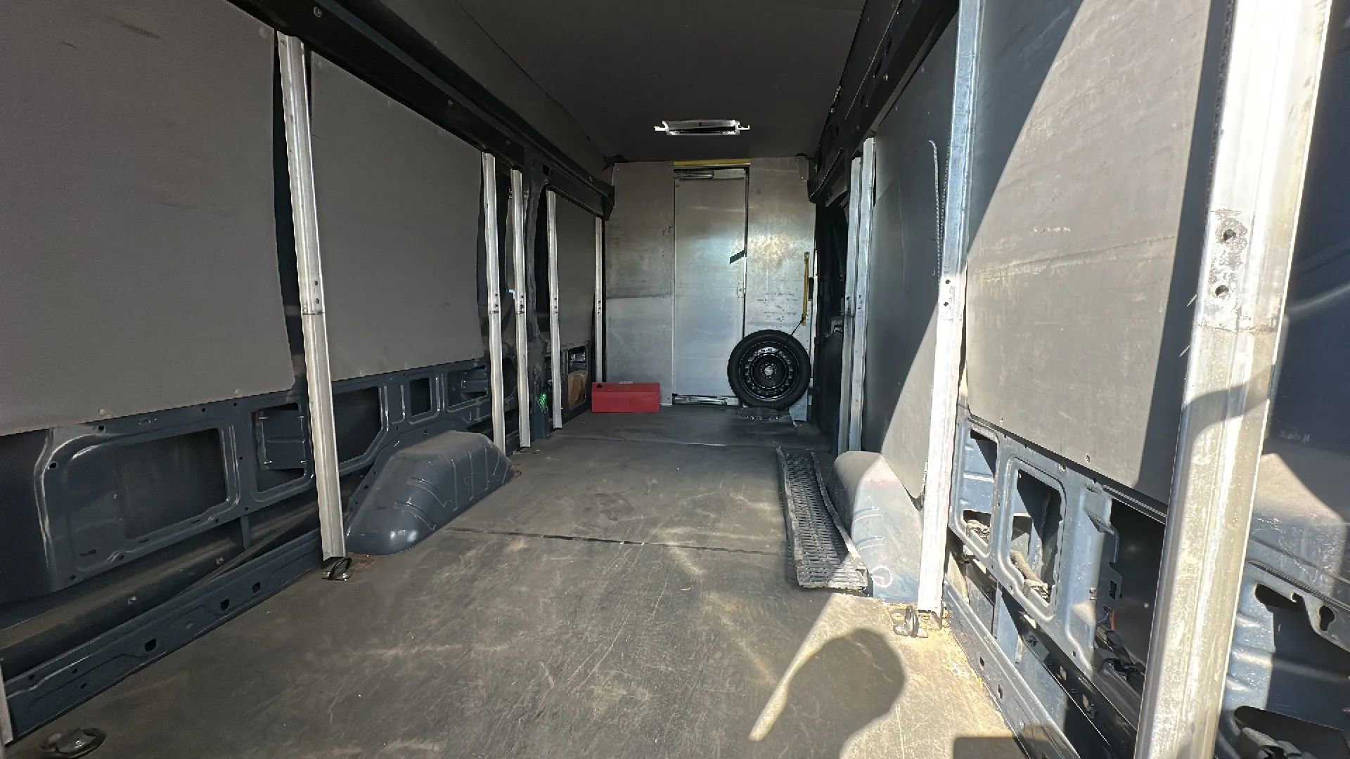 Used 2019 Ford Transit 250 148 High Roof Extended image 6