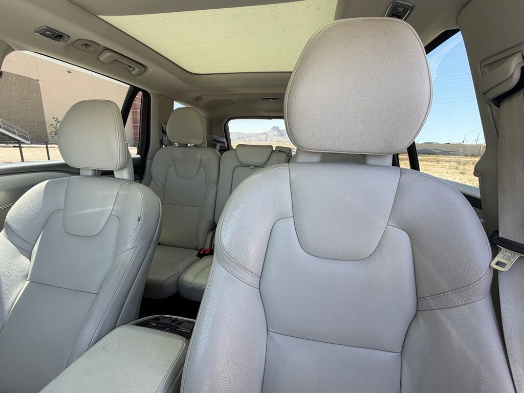 Used 2018 Volvo XC90 T6 Momentum w/ Convenience Package AWD/4WD image 12