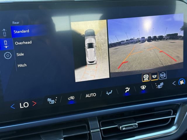 New 2026 Chevrolet Equinox EV LT AWD/4WD image 17