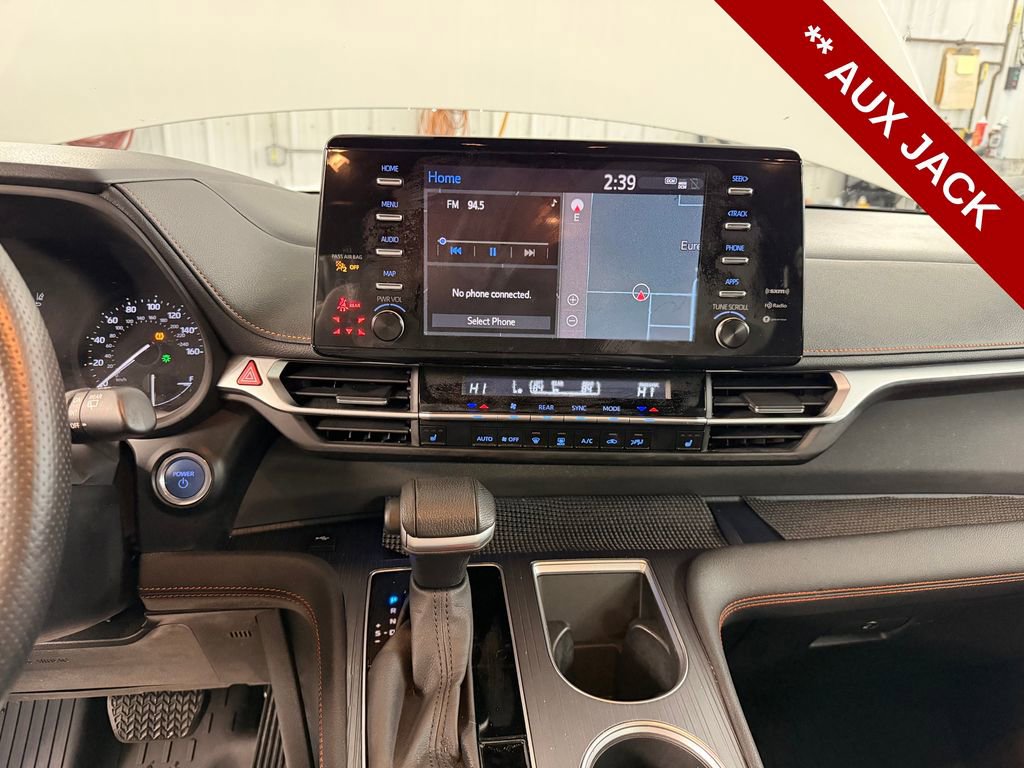 Used 2023 Toyota Sienna XSE image 19