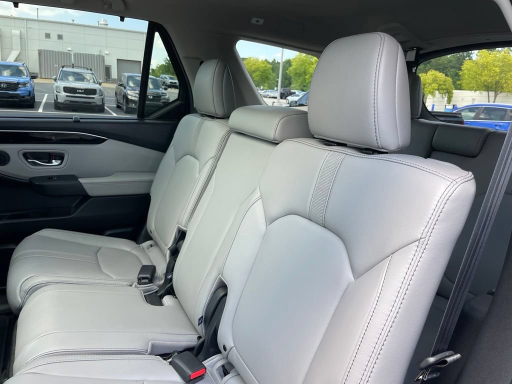 Certified 2024 Honda Pilot Touring image 39