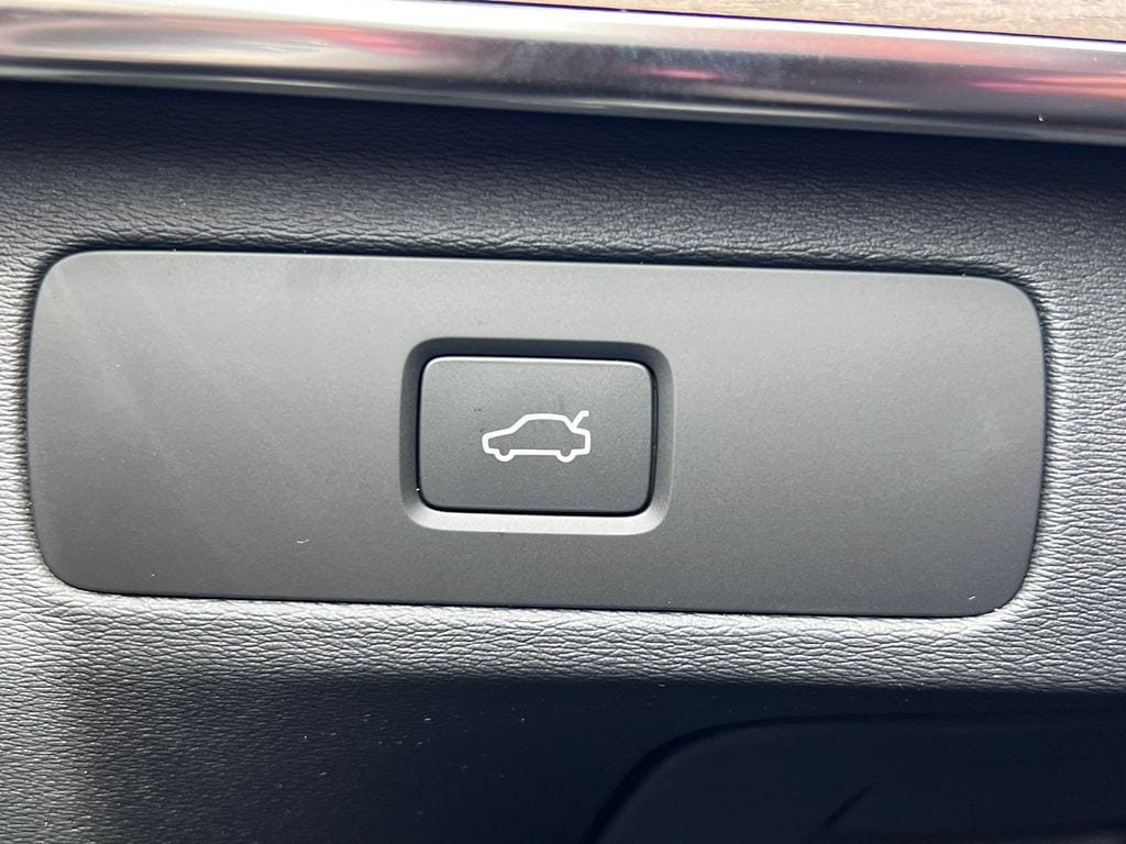 New 2026 Volvo XC90 B5 Core AWD/4WD image 18