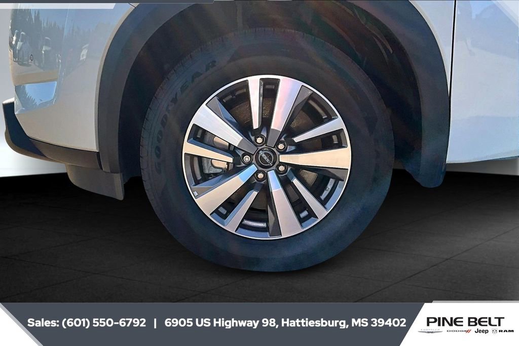 Used 2023 Nissan Pathfinder SL w/ Lighting Package (N92) image 7