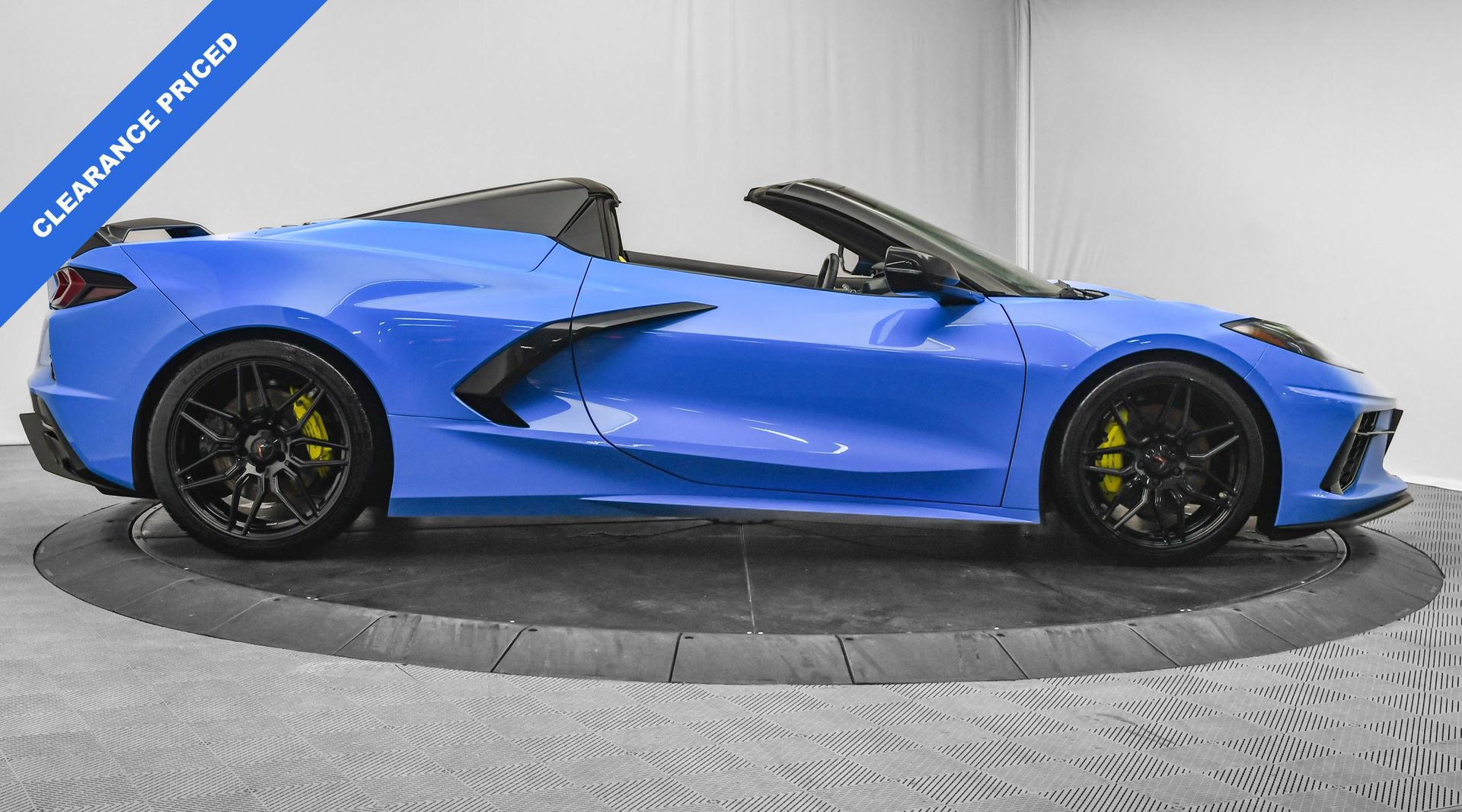 Used 2023 Chevrolet Corvette Stingray Premium Conv w/ Z51 Performance Package image 9